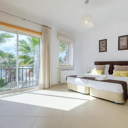 Townhouse T4 Vista Mar Holiday home