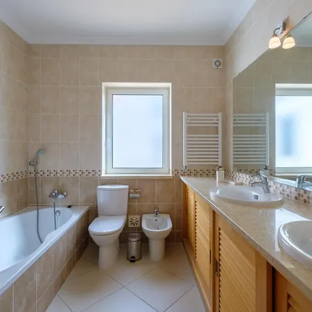 Holiday home Townhouse T4 Vista Mar Obidos